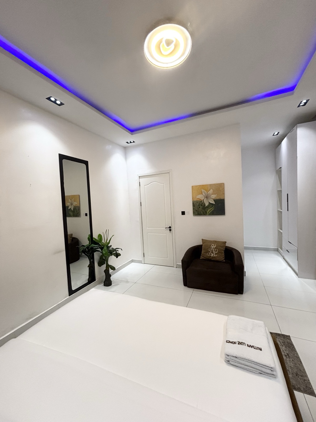 The Victoria Island Studio photo 3
